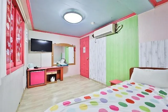Busan Gupo Seven 모텔